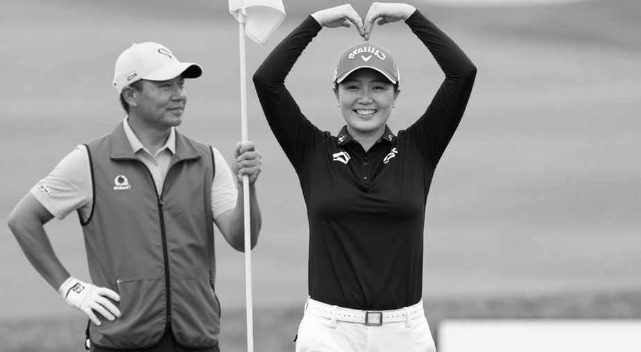 Túi Gậy Titleist LINKSLEGEND: Khi 'Sang Trọng Thầm Lặng' Được Định Giá Bằng Chi Phí Cơ Hội Túi Gậy Titleist LINKSLEGEND: Khi 'Sang Trọng Thầm Lặng' Được Định Giá Bằng Chi Phí Cơ Hội