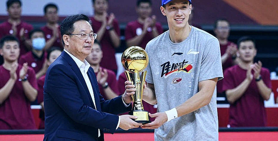 Gilas chốt đội hình 11 người: Brownlee chưa được bác sĩ xác nhận, Philippines chấp nhận rủi ro