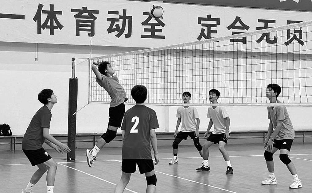 Bức tường Romania và ba hiệp Thổ Nhĩ Kỳ tự đánh rơi quyền tự quyết tại EuroVolley 2026