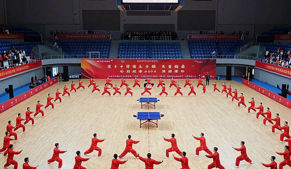 Báo cáo tuyển trạch trống và cái bẫy tự tin trong phân tích bóng bàn