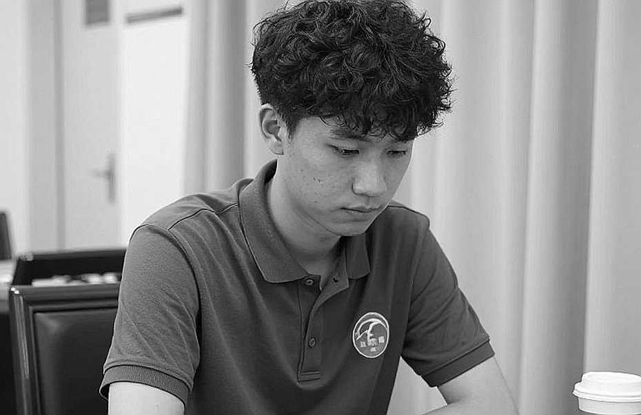 Tai nghe, Play Along và khu lễ hội: cờ vua xây khán đài ở nơi không có bàn cờ Tai nghe, Play Along và khu lễ hội: cờ vua xây khán đài ở nơi không có bàn cờ