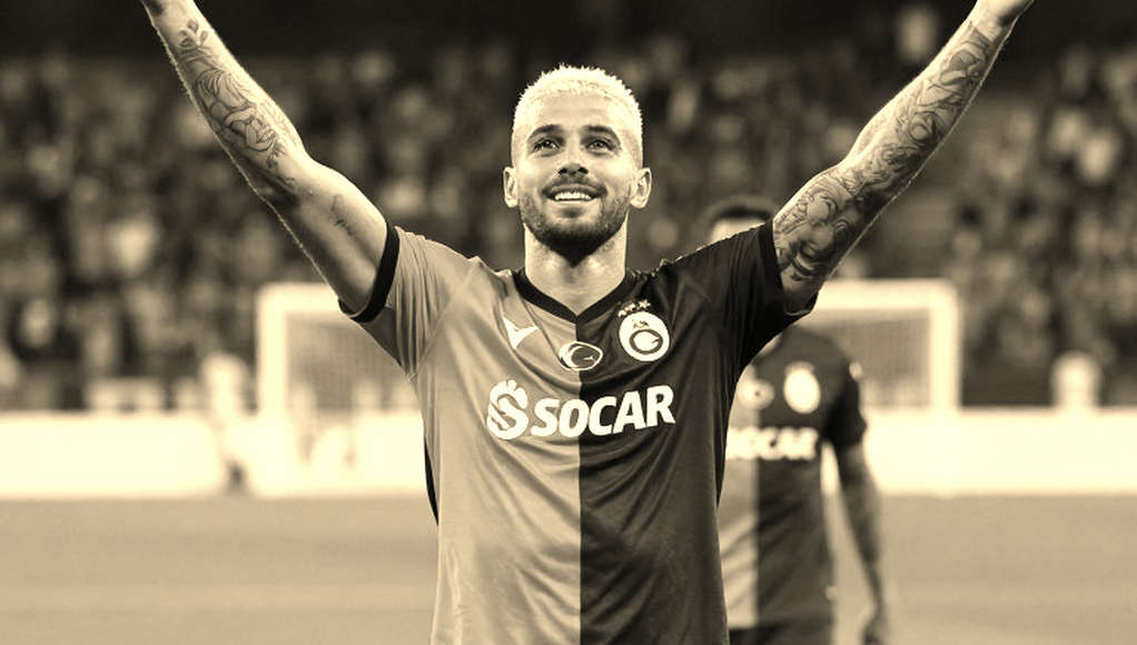 Kvaratskhelia và lời cảnh báo từ đầu gối: Khi PSG đánh đổi mùa giải bằng một cú xoay người