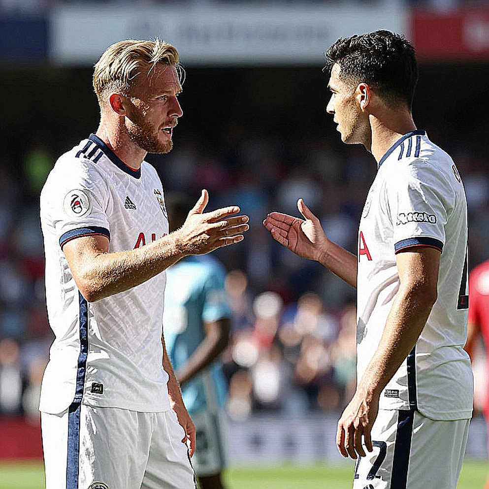 An Empty Dossier in the Regular Season: The Discipline of Silence in the Transfer Trade An Empty Dossier in the Regular Season: The Discipline of Silence in the Transfer Trade