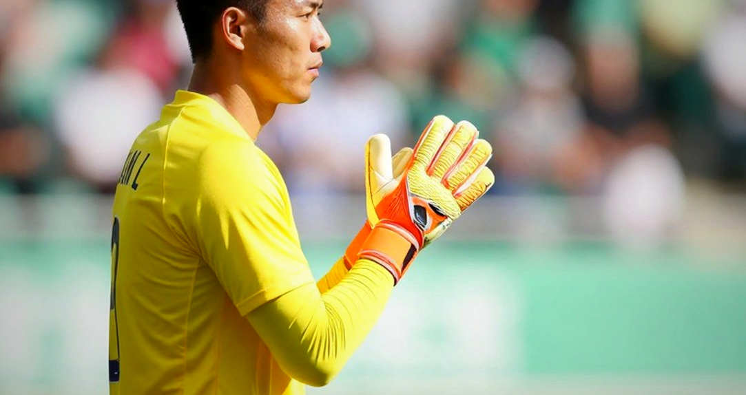 "Presa, hãy rời đi": Cách khán đài Vallecas biến một trận đấu bị hủy thành chiến thắng của chính họ
