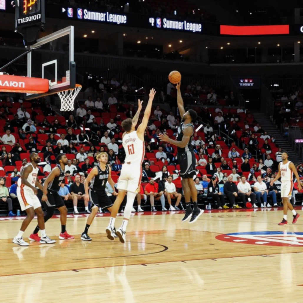 NBA phạt Clippers: Khi tỷ phú công nghệ học bài học về luật lệ