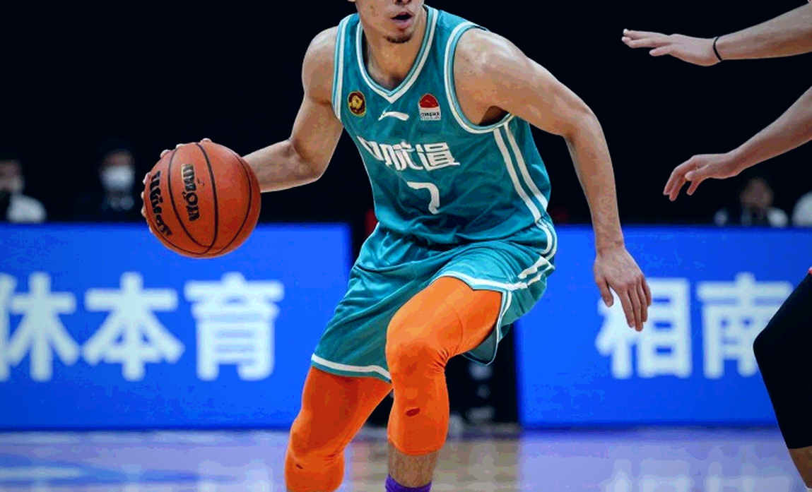 Unicaja 84-72 Manresa: 31 điểm của Cameron Hunt và bài toán 0-4 không có bù đắp