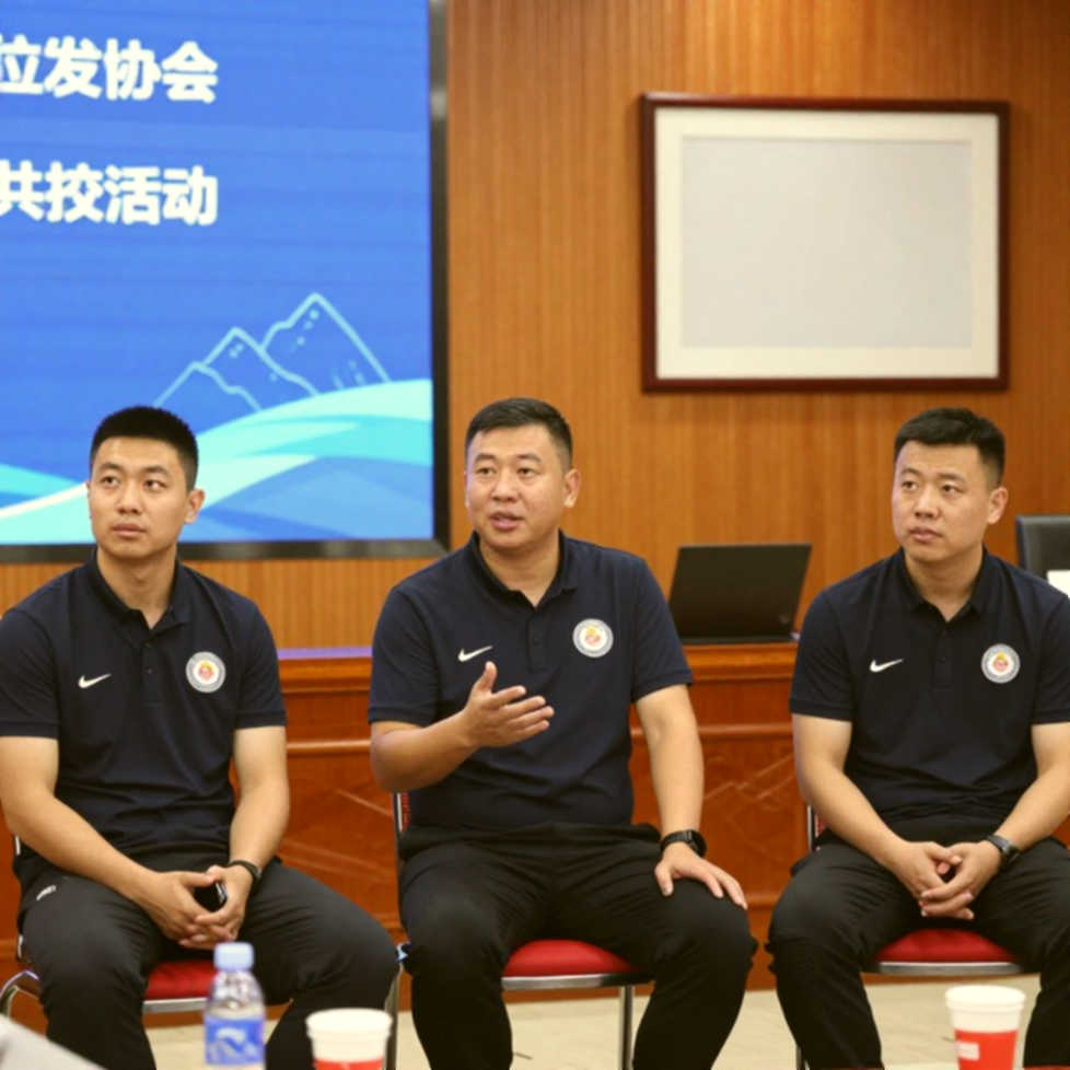 Bóng đá Việt Nam và lỗ hổng 0 đồng: Vì sao V.League 1 bán người mà không ghi nhận phí chuyển nhượng