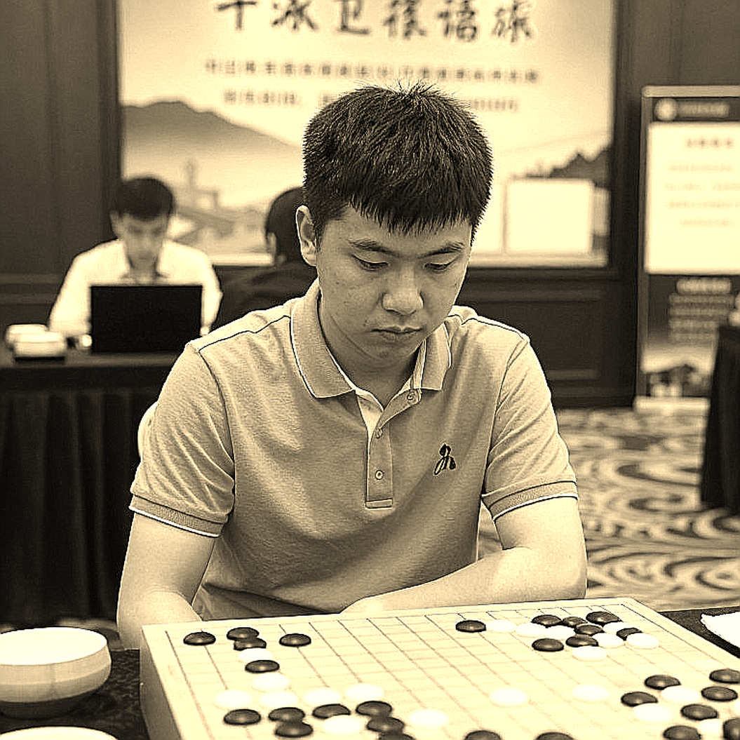 Sicilian rực sáng và khoảng trống dữ liệu: Đọc lại ChessBase Magazine #225